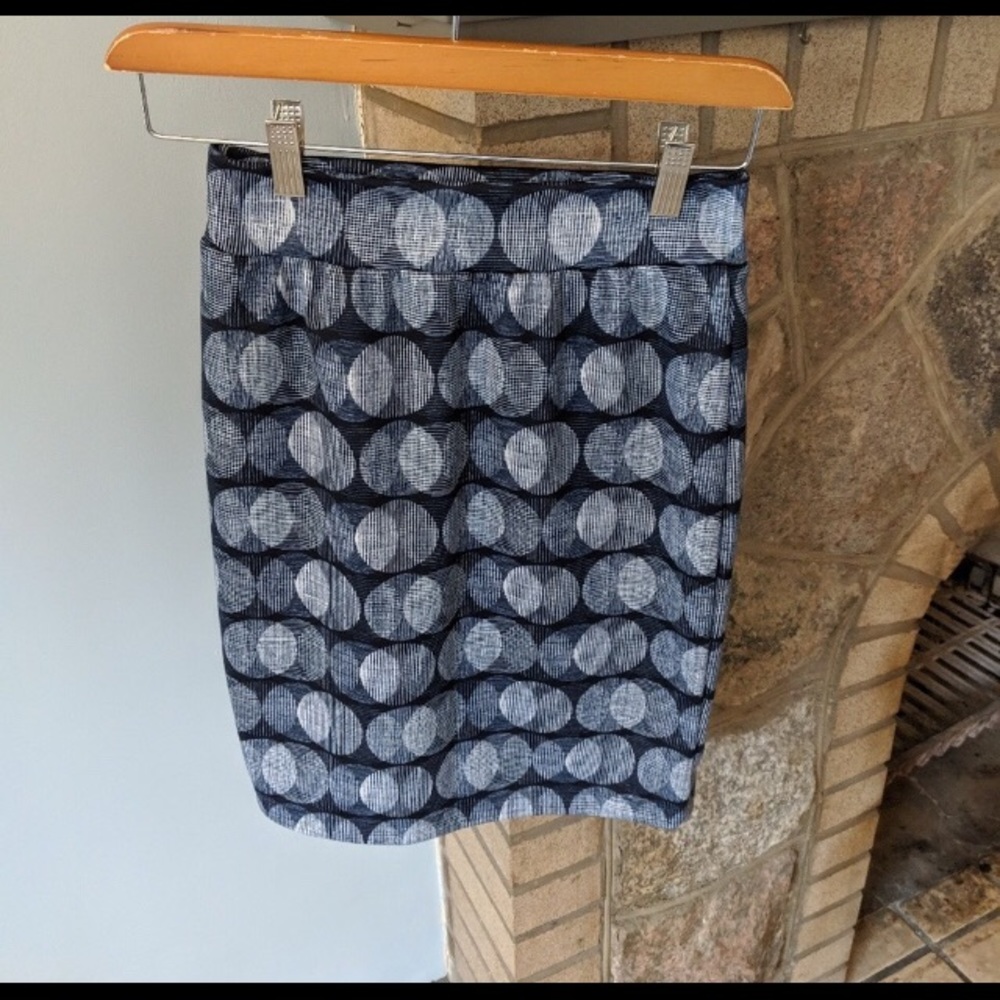 Petite Renee C Cally pull on pencil skirt
